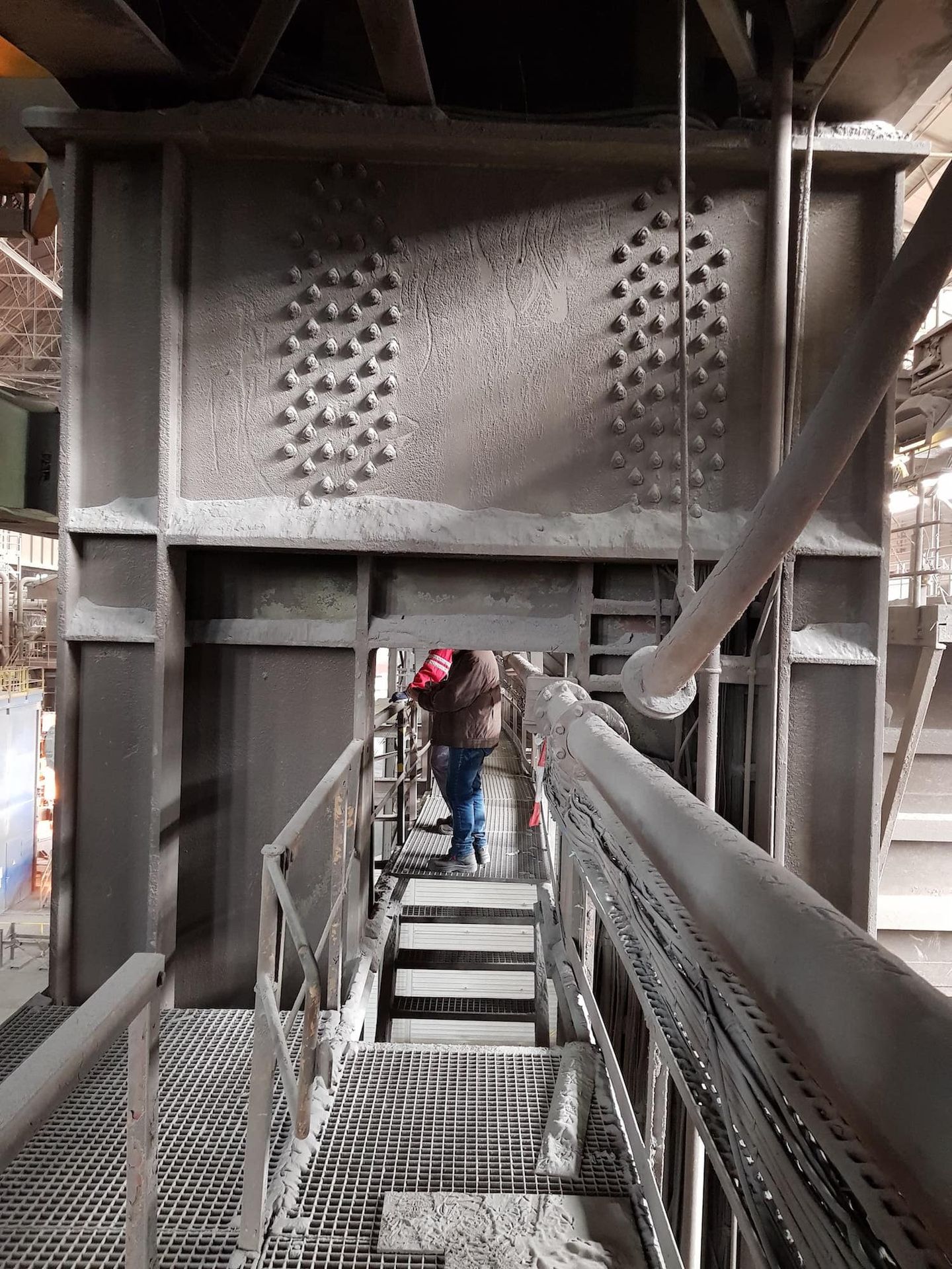 Réparation de la passerelle d'Arcelor